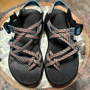 Chaco Vibram Classic Fiesta Rainbow Stripe Toe Loop Strappy Sandals size 7 Women